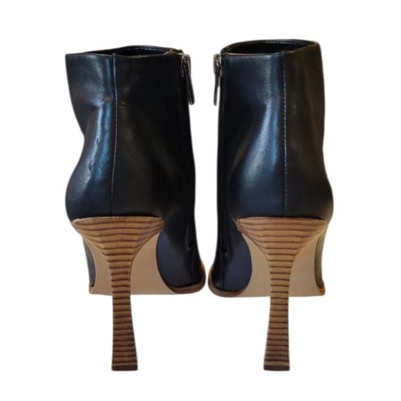 Vince Camuto Pezlee Island Black Leather Pointed Toe Ankle Boots Size 9 1/2M - Picture 5 of 9